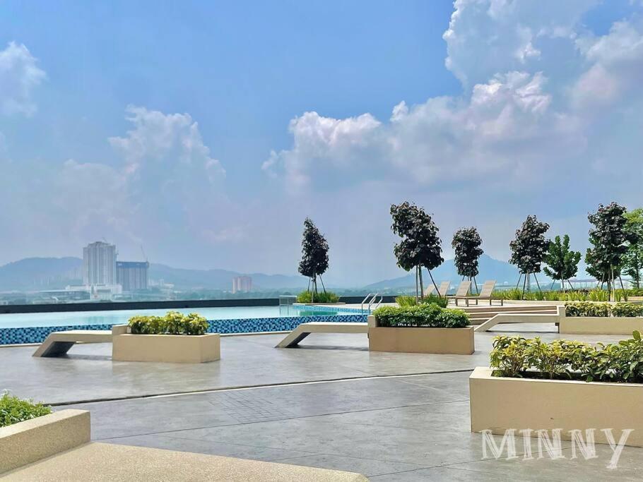 Netizen Near Mrt Couple Balcony Suite #31 Kampong Bukit Dukong Exterior foto