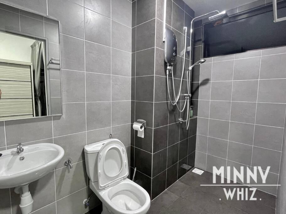 Netizen Near Mrt Couple Balcony Suite #31 Kampong Bukit Dukong Exterior foto